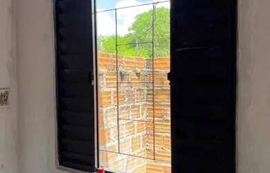 Imagem: A casa possui 2 Dormitórios, 1 Banheiro e está localizado