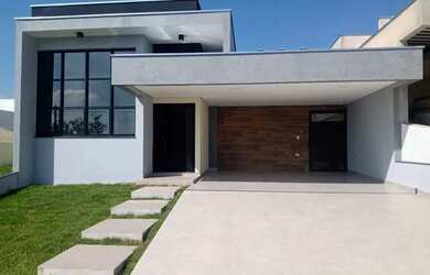 Imagem: A casa em condomínio possui 3 Dormitórios, 2 Banheiros, 4