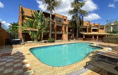 Imagem: A casa em condomínio possui 5 Dormitórios, 5 Banheiros, 5