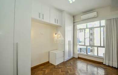 Imagem 8: Apartamento refomado a venda com 2 quartos e dependência revertida para...