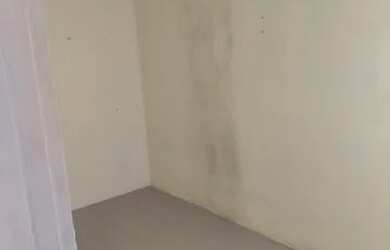 Imagem: O apartamento possui 3 Dormitórios, 1 Banheiro, 1 Vaga na garagem