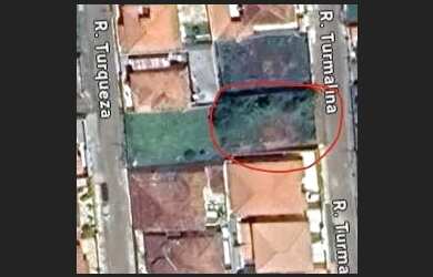 Imagem: O terreno possui 360m² de Área e está localizado em Serro