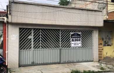 Imagem: A casa possui 3 Dormitórios, 2 Banheiros, 1 Vaga na garagem