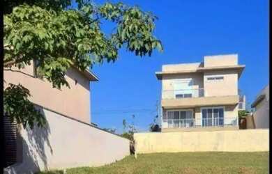 Imagem: O terreno possui 360m² de Área e Imóvel novo e está localizado