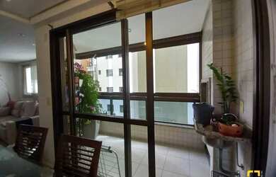 Imagem 3: Apto com 3 dormitórios suíte , lavabo, sacada com churrasqueira, 2 vagas...