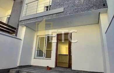 Imagem: A casa possui 3 Dormitórios, 3 Banheiros, 2 Vagas na garagem