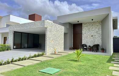 Imagem: A casa em condomínio possui 4 Dormitórios, 4 Banheiros, 4