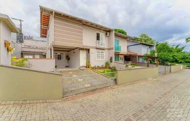 Imagem 7: Casa com 3 dormitórios à venda, 220 m² por R$ 680.000,00 - Água Verde...