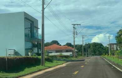 Imagem: O terreno possui 300m² de Área e está localizado em Centro