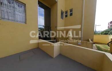 Imagem 2: apartamento de dois dormitórios sendo um suíte com uma vaga de garagem