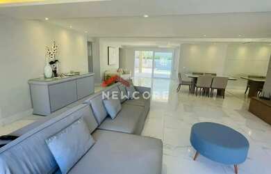 Imagem: A casa possui 5 Dormitórios, 5 Banheiros, 3 Vagas na garagem