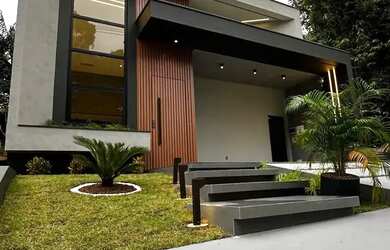 Imagem: A casa em condomínio possui 3 Dormitórios, 4 Banheiros, 4