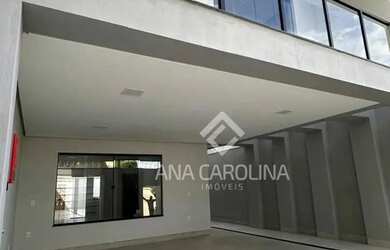 Imagem: A casa à venda possui 3 Dormitórios, 3 Banheiros, 2 Vagas