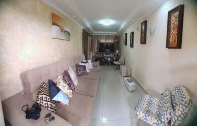 Imagem: A casa possui 3 Dormitórios, 2 Banheiros, 1 Vaga na garagem