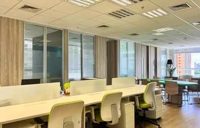 Imagem: O depósito para alugar possui 2 Vagas na garagem e 126m² de