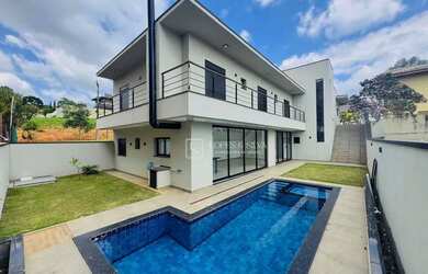 Imagem: A casa em condomínio à venda possui 5 Dormitórios, 5 Banheiros