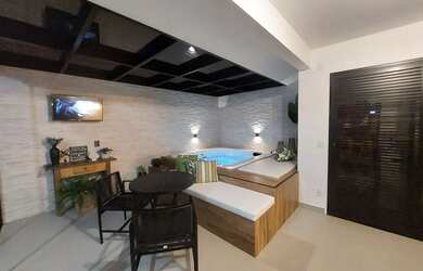 Imagem: A casa possui 3 Dormitórios, 2 Banheiros, 200m² de Área e