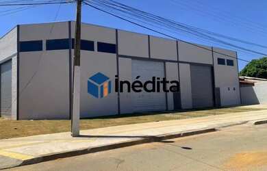 Imagem: O depósito possui 5 Vagas na garagem, 161m² de Área e está