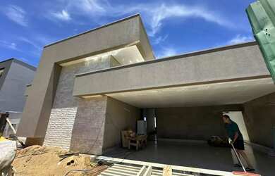 Imagem: A casa em condomínio possui 3 Dormitórios, 4 Banheiros, 3