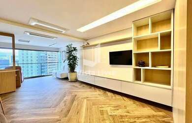 Imagem: O apartamento possui 3 Dormitórios, 4 Banheiros, 2 Vagas na