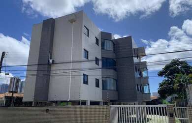 Imagem: O apartamento possui 3 Dormitórios, 1 Banheiro, 2 Vagas na