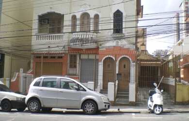 Imagem: A casa possui 4 Dormitórios, 2 Banheiros, 111m² de Área