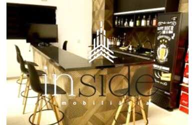 Imagem: A casa possui 3 Dormitórios, 4 Banheiros, 2 Vagas na garagem