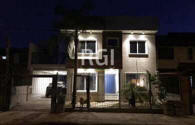 Imagem 2: Casa em Guarujá. Piscina, Churrasqueira, Imóvel mobiliadoeVaranda