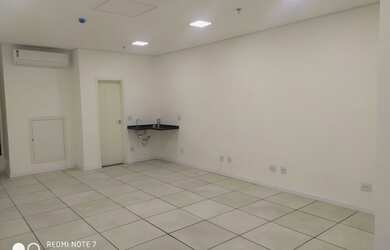 Imagem: O depósito possui 1 Vaga na garagem, 44m² de Área e está