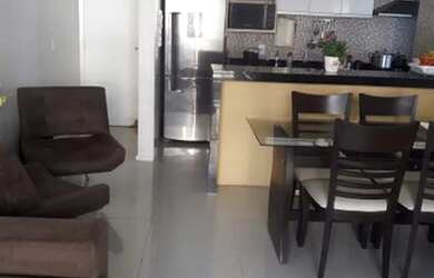 Imagem: O apartamento possui 3 Dormitórios, 1 Banheiro, 2 Vagas na