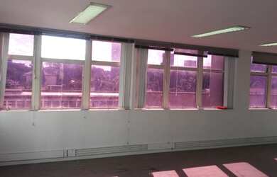 Imagem: O depósito possui 220m² de Área e está localizado em Jardim