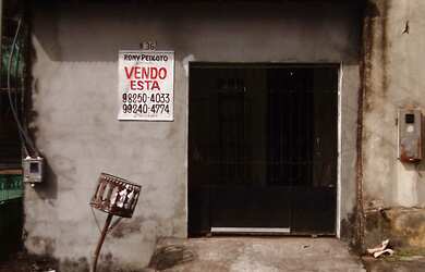 Imagem: A casa possui 3 Dormitórios, 2 Banheiros, 1 Vaga na garagem