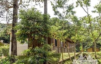 Imagem: A casa possui 3 Dormitórios, 1 Banheiro e 120m² de Área e