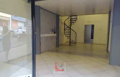 Imagem: O depósito e possui Dormitórios, Suítes, Banheiros, 200-0m²