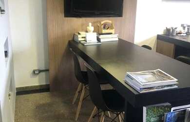 Imagem: O depósito possui 1 Vaga na garagem, 31m² de Área e está