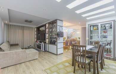 Imagem: O apartamento possui 3 Dormitórios, 3 Banheiros, 4 Vagas na