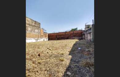 Imagem: O terreno possui 242m² de Área e está localizado em Centro