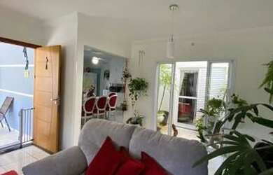 Imagem: A casa em condomínio possui 3 Dormitórios, 3 Banheiros, 4