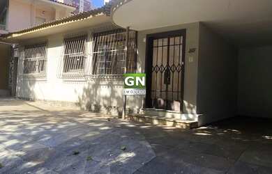 Imagem: O depósito possui 3 Vagas na garagem, 185m² de Área e está