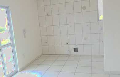 Imagem: O apartamento possui 2 Dormitórios, 1 Banheiro, 1 Vaga na garagem