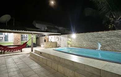 Imagem: A casa possui 2 Dormitórios e está localizado em Barra Nova