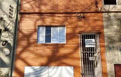 Imagem: A casa possui 4 Dormitórios, 2 Banheiros, 2 Vagas na garagem