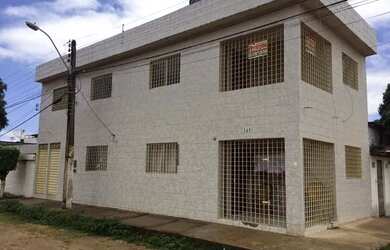 Imagem: A casa possui 2 Dormitórios, 1 Banheiro e está localizado