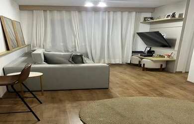 Imagem: O apartamento possui 2 Dormitórios, 1 Banheiro, 1 Vaga na garagem