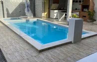 Imagem: A casa possui 5 Dormitórios, 3 Banheiros e está localizado