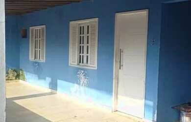 Imagem: A casa possui 1 Dormitório, 1 Banheiro e 2 Vagas na garagem