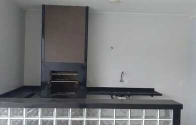 Imagem: A casa em condomínio possui 4 Dormitórios, 5 Banheiros, 5