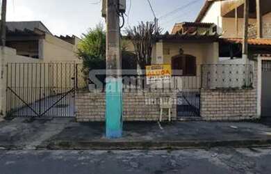Imagem: A casa possui 2 Dormitórios, 1 Banheiro, 1 Vaga na garagem