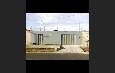 Imagem: A casa possui 2 Dormitórios, 1 Banheiro, 4 Vagas na garagem