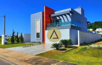 Imagem: A casa em condomínio possui 4 Dormitórios, 5 Banheiros, 4